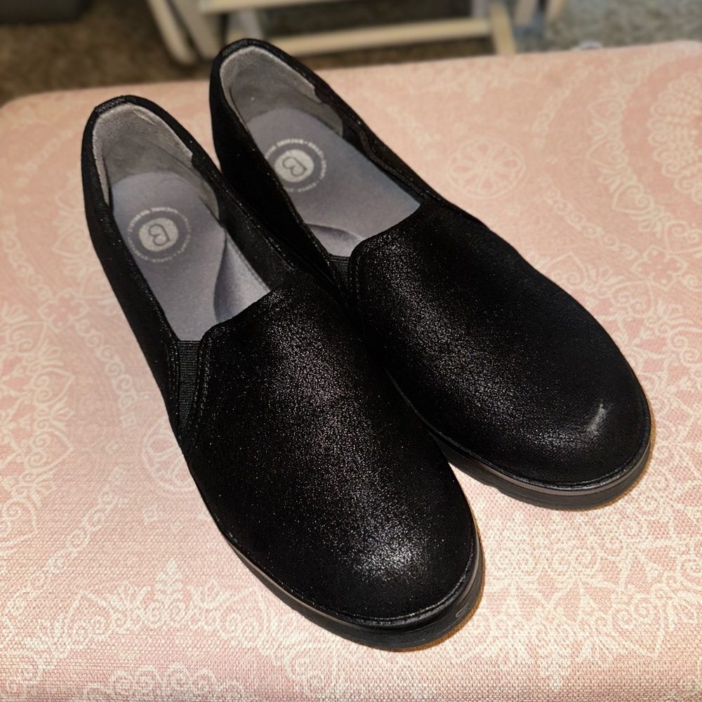 Bzees Women’s Comfort Wedge Slip-on Sneakers Black - Size 8.5